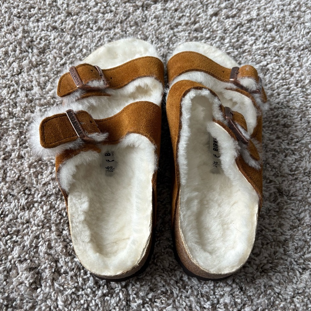 NIB Birkenstock Women's Arizona Shearling Two-Strap Slide Sandal Size 5 (36) - Picture 6 of 10